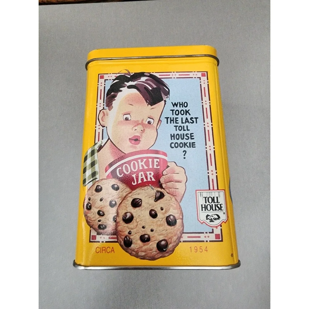 Nestle Tollhouse Tin